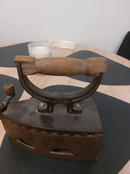 Żelazko na węgiel ,antyk