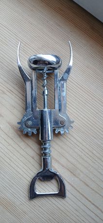 Otwieracz metalowy do wina