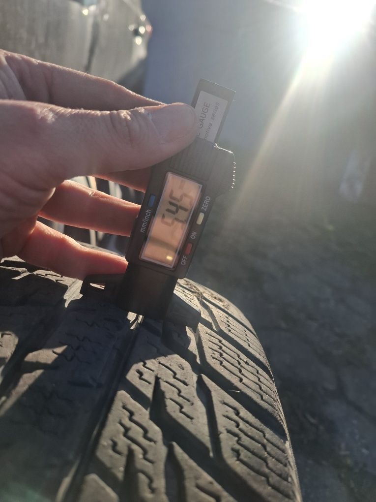Toyota rav 4 felgi aluminiowe z oponami