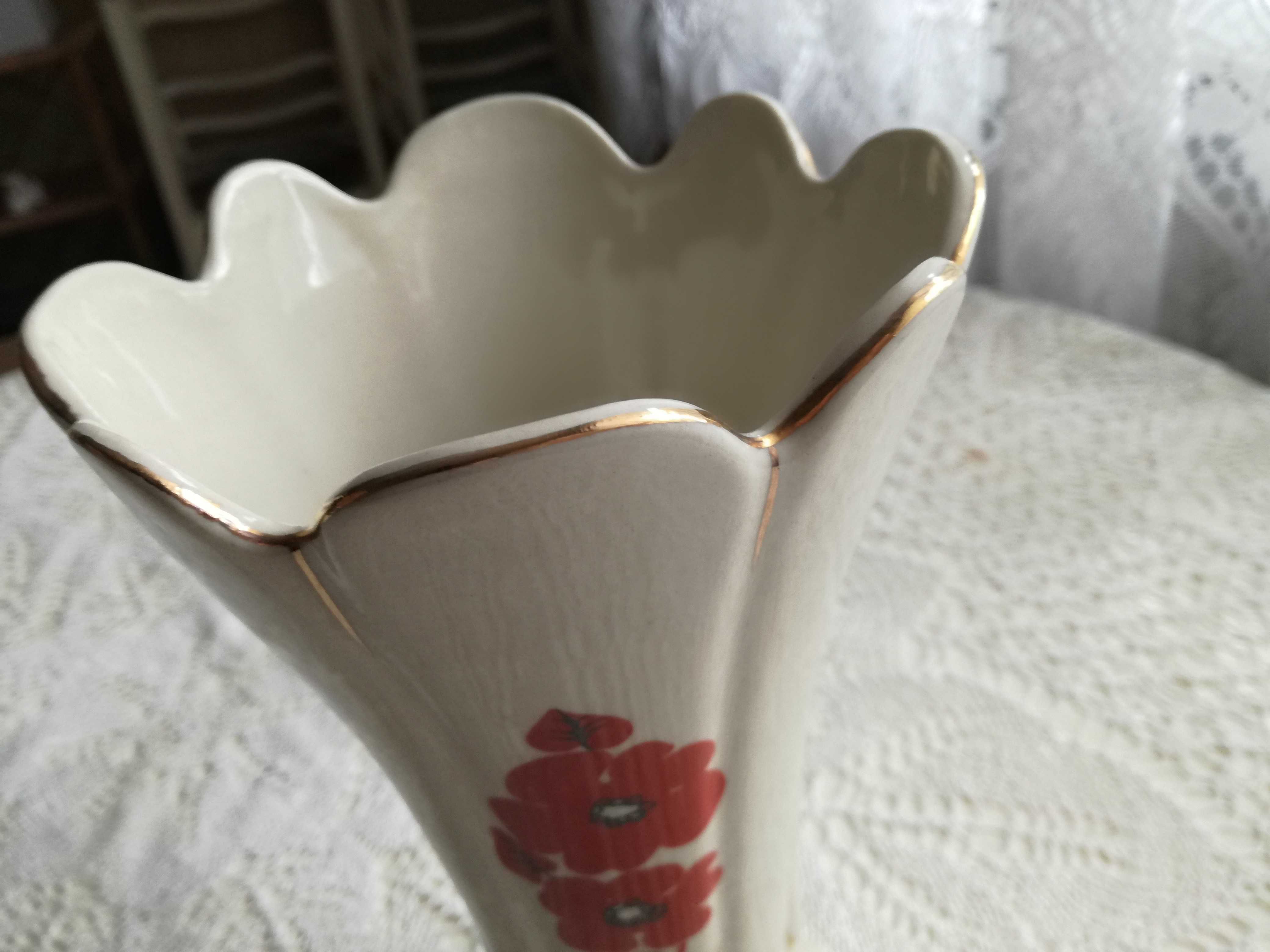 Porcelanowy wazon CHODZIEŻ, ecru, jasny beż, motyw maki, lata 70-te