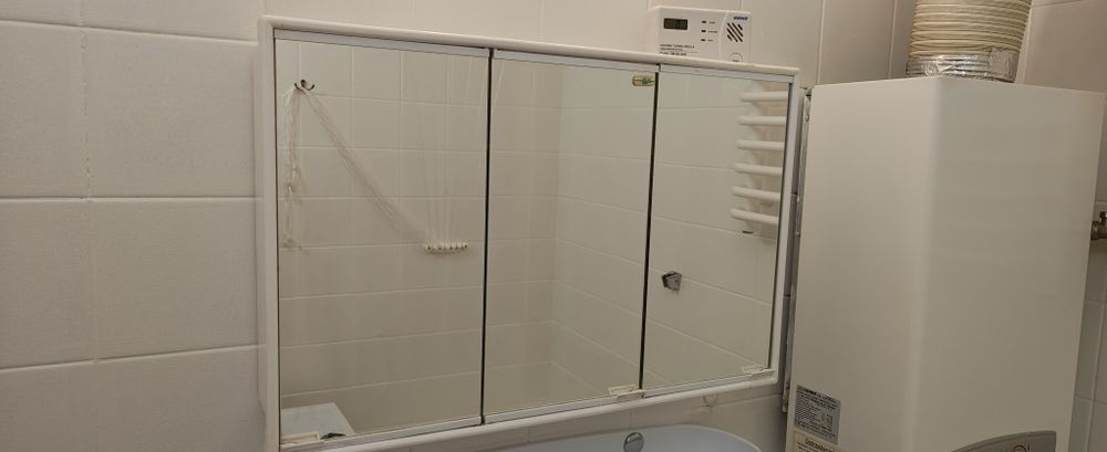 Szafka wisząca łazienkowa