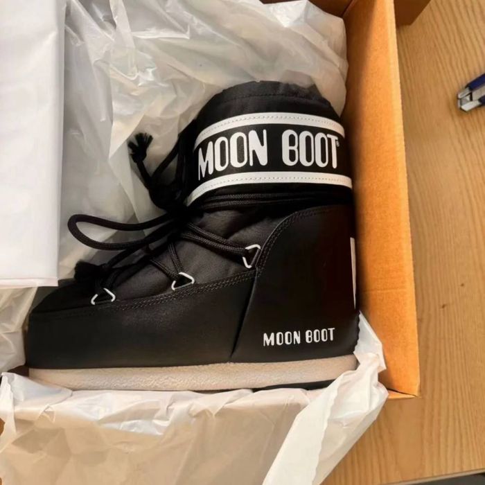 Жіночі MOON BOOT ботинки боты