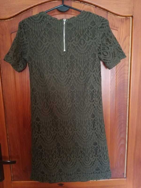Ciemnozielona khaki sukienka koronka H&M 36