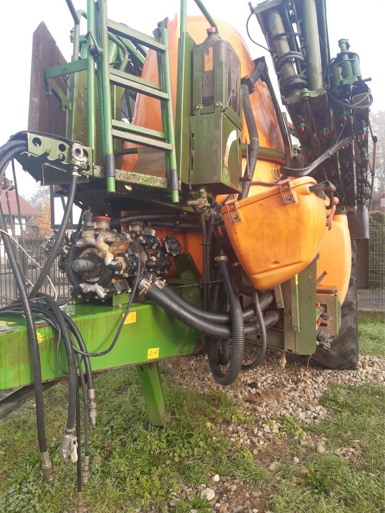 Opryskiwacz Amazone UX 5200 belka 36 m