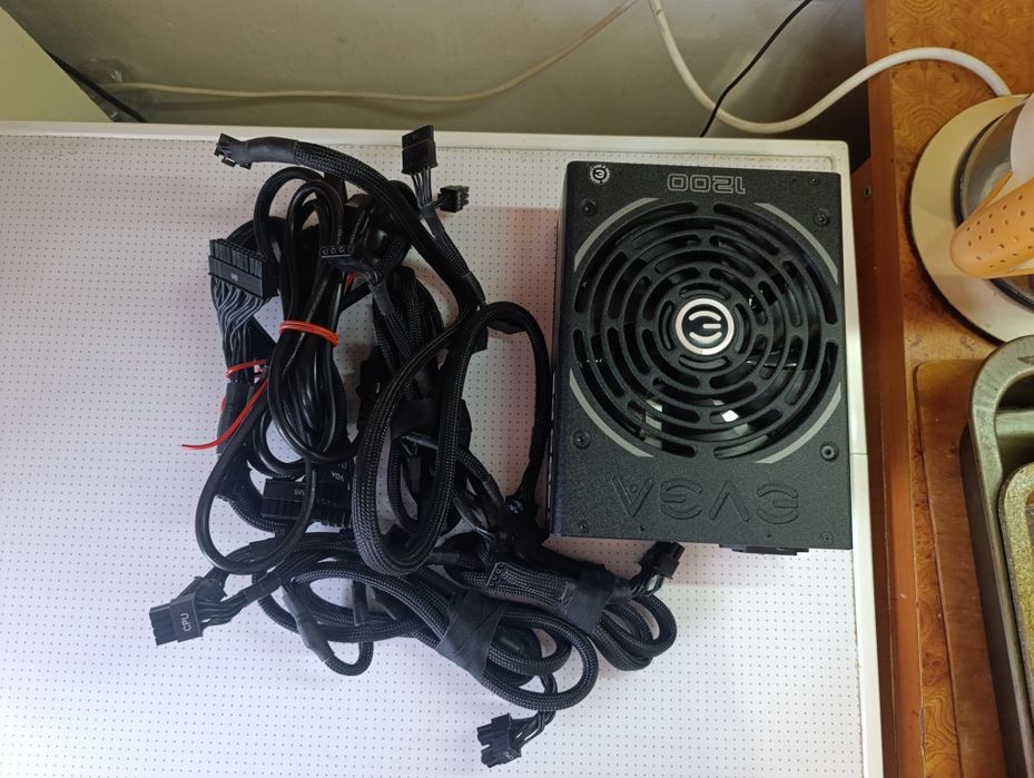 Блок живлення EVGA SuperNOVA 1200W
