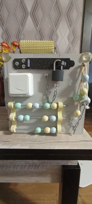 Продаю Бізікуб дитячий