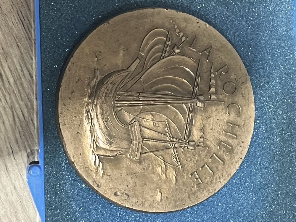 Medal rochelle.