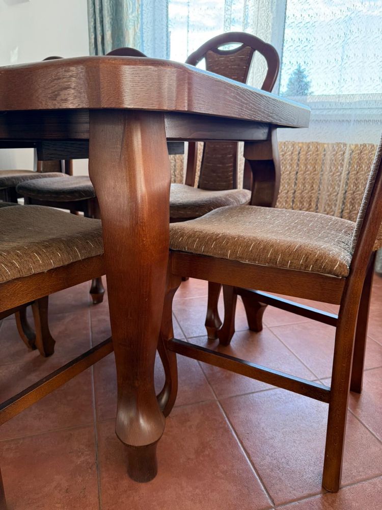 Duży stół dębowy + komplet krzeseł – solidny, elegancki zestaw!