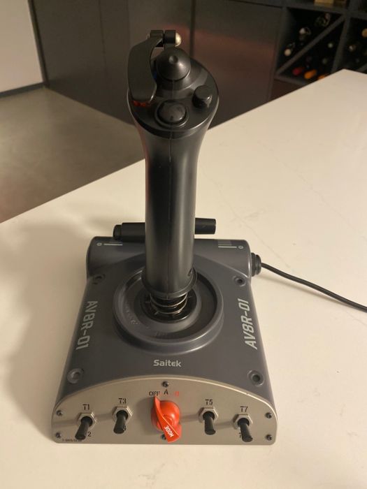 Joystick SAITEK AV8R-01