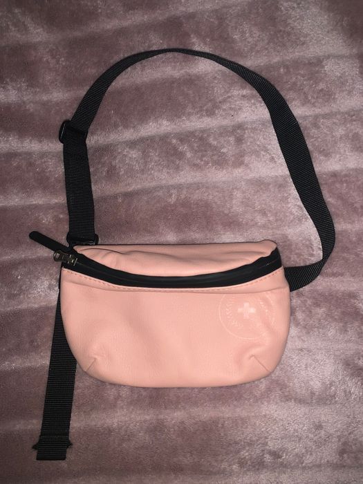 Пудровая бананка  Sammy Icon из экокожи