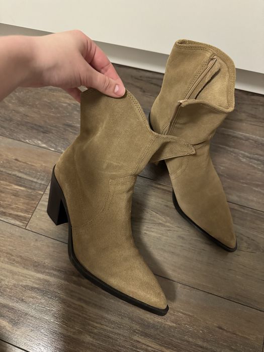 Zara казаки розімр 37