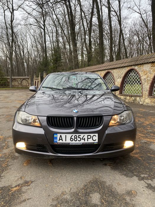 Продам BMW e90 320