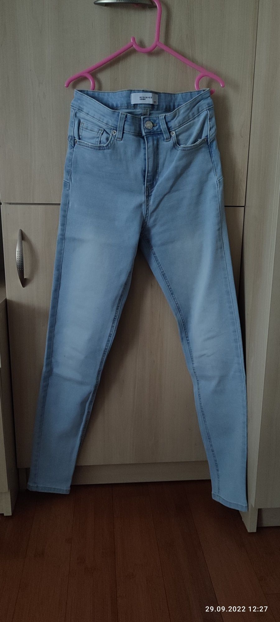 Spodnie jeansy rurki Reserved 34