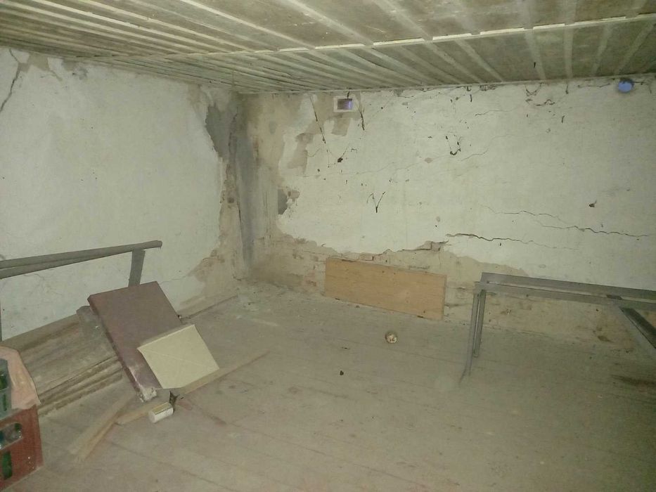 Продається гараж смт.Гусятин