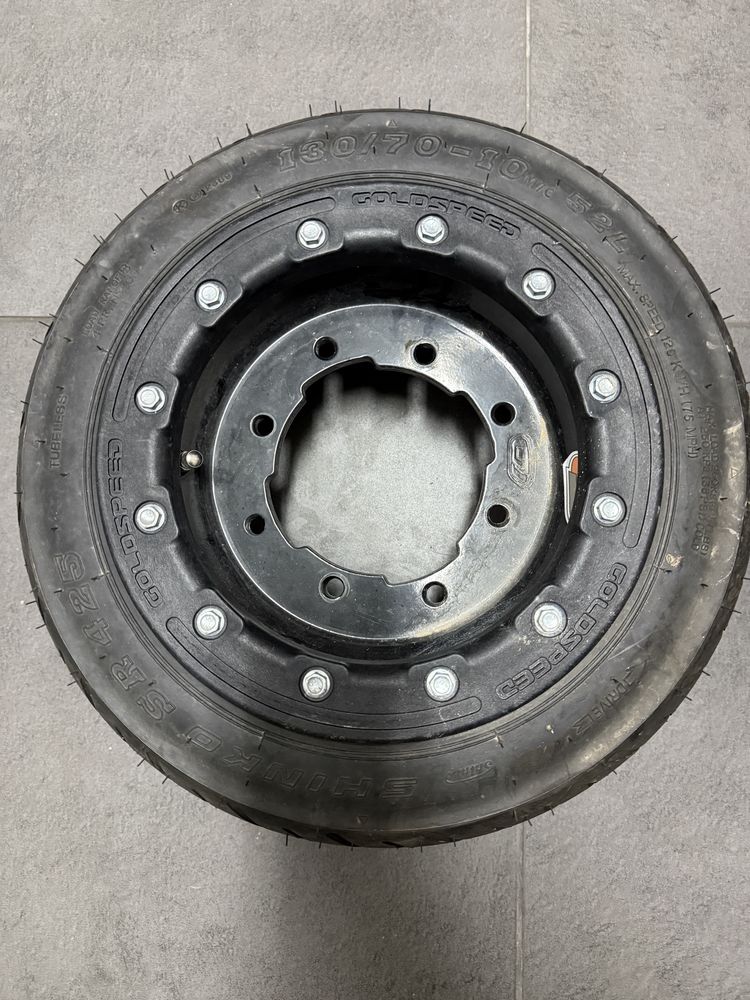 Rodas com pneus  Lt-r