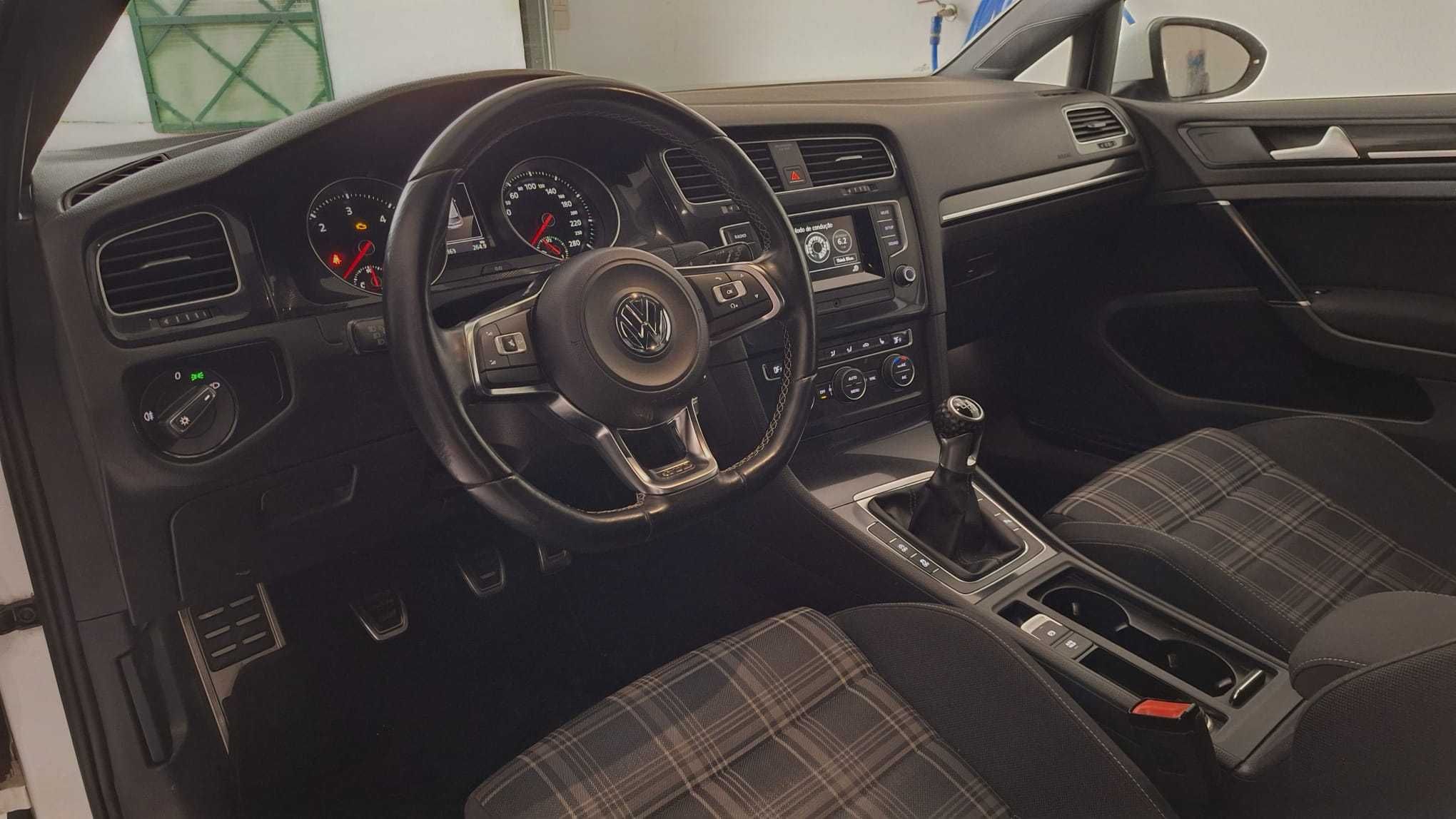 VW Golf 2.0 TDI GTD