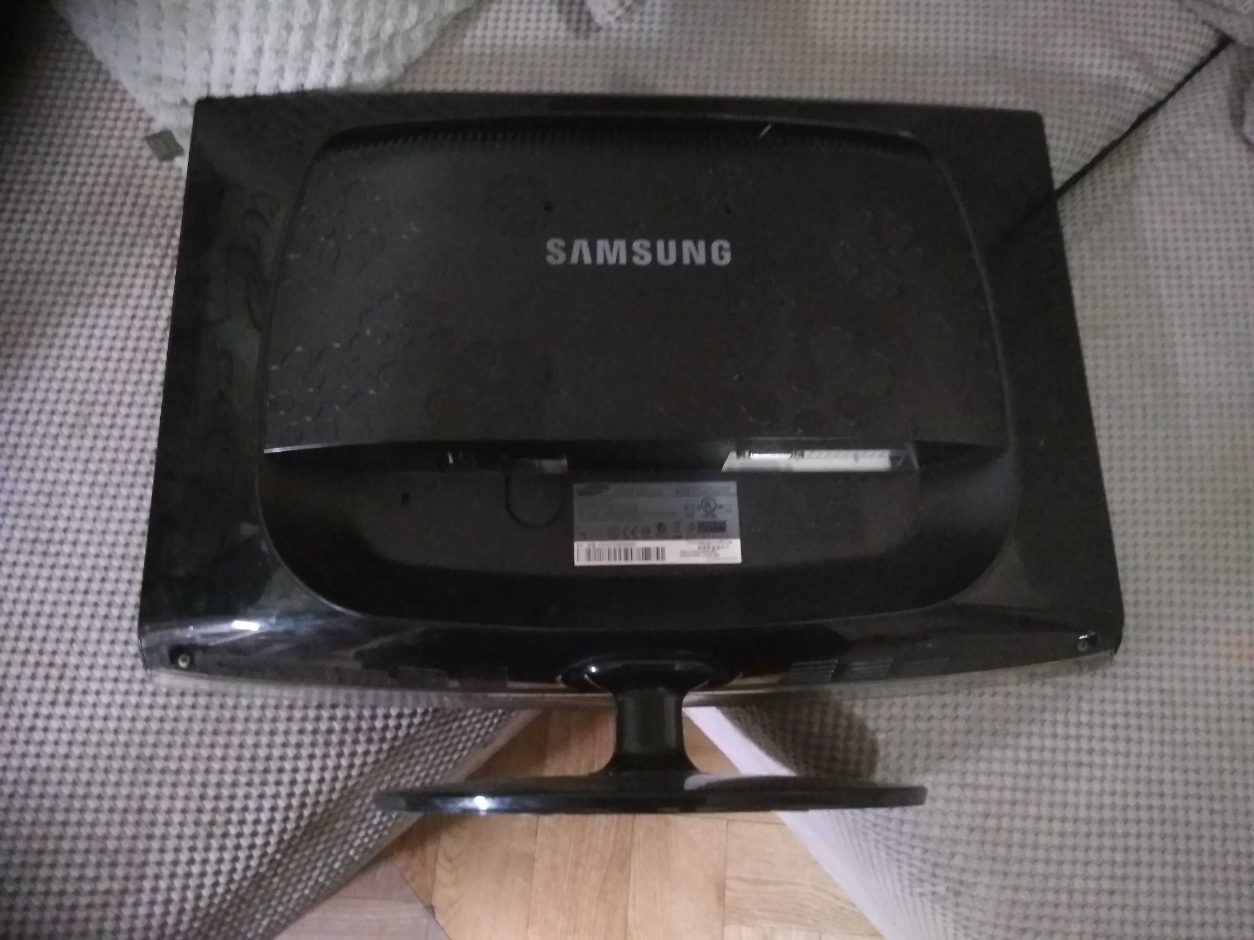 Monitor 22" Samsung model 2233RZ