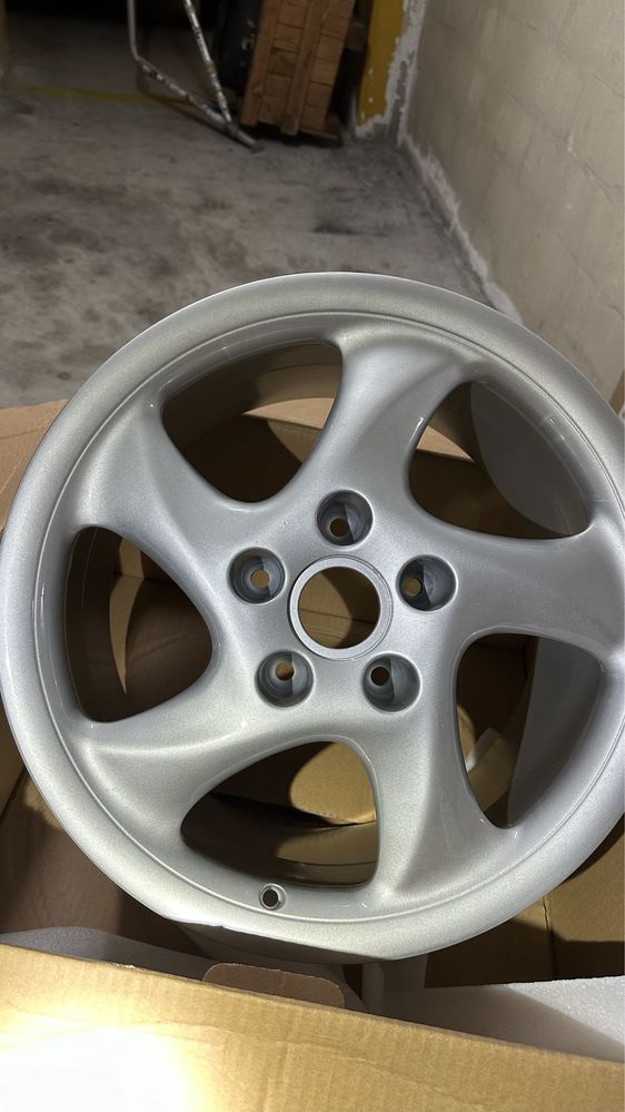 Motor 996 e material  jantes Porsche 993