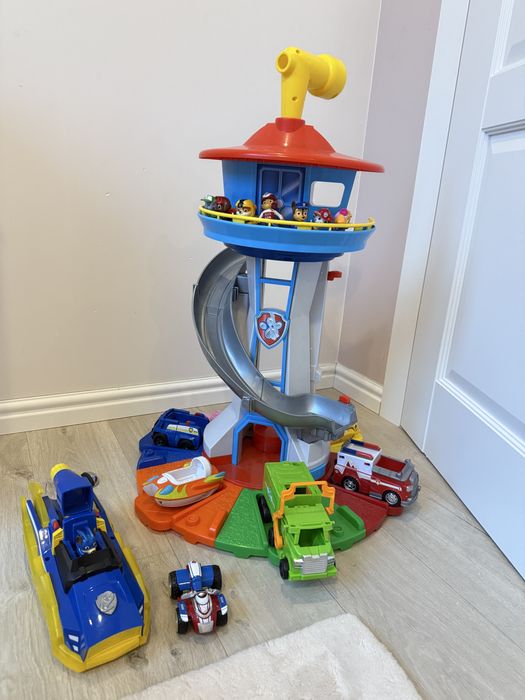 Duża baza Psi Patrol Rayder i Kosmo pojazd gratis