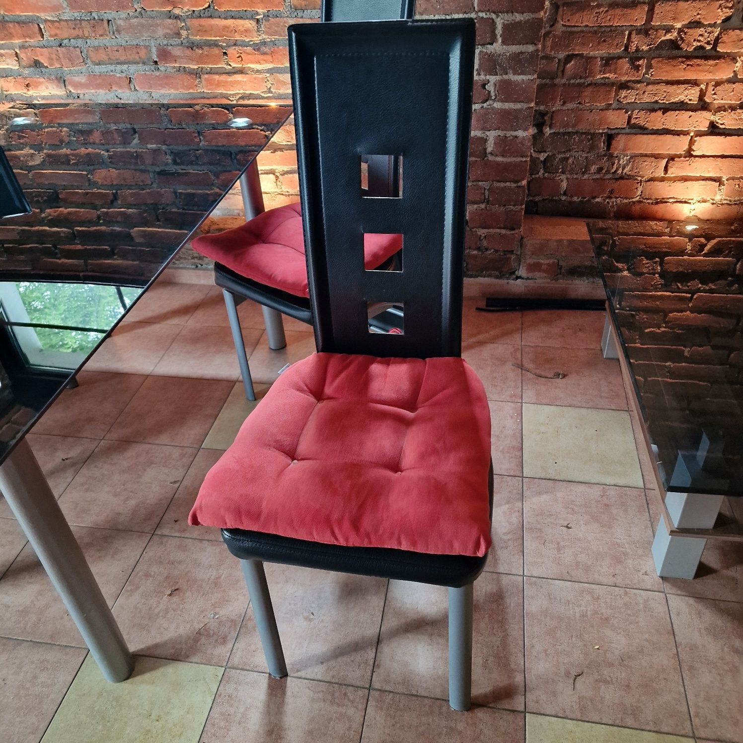 Lustrzany stół + krzesła