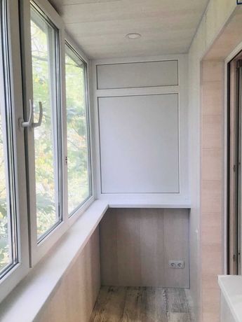 Ремонт балкона и внутренняя обшивка пластиком ПВХ