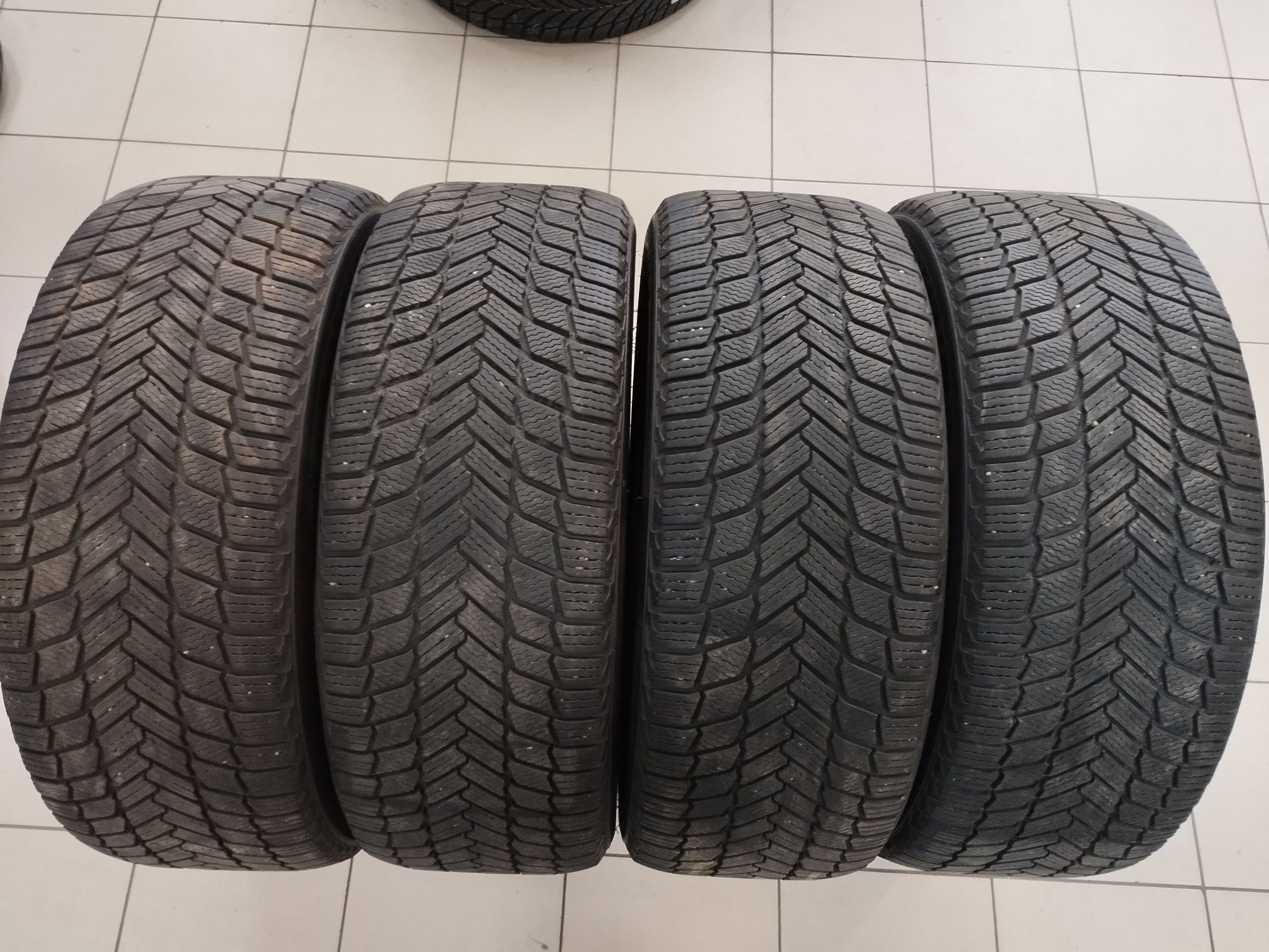 Продам Michelin X-ICE SNOW 285/45 R22 114T