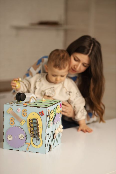 Бізіборд, бізікуб, бізідошка