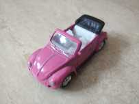 Miniatura VW Beetle descapotável em bom estado