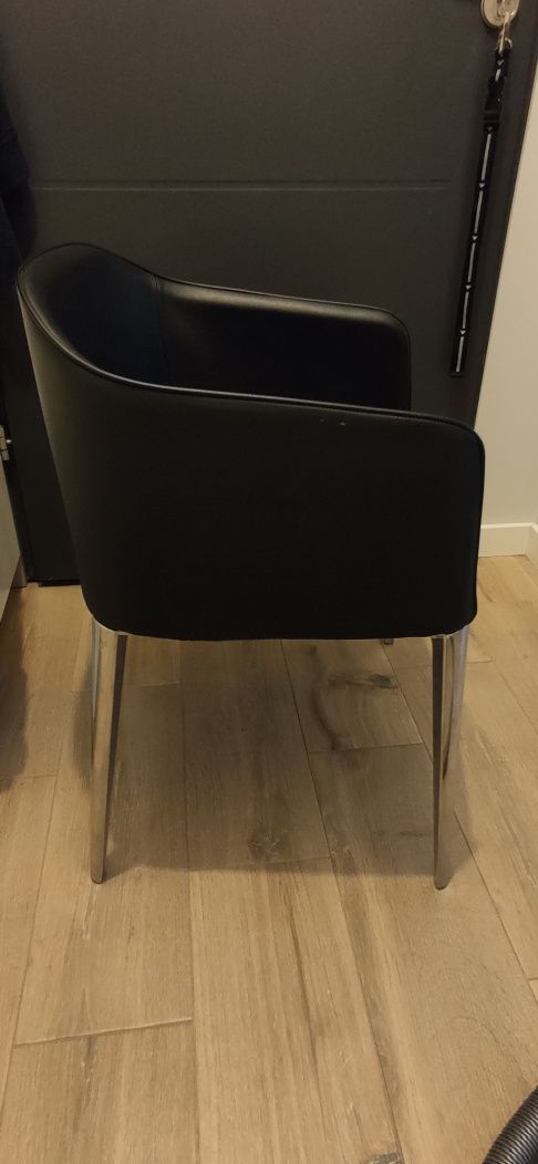 Krzesło/fotel czarny Pedrali eko skóra, model Laja 885