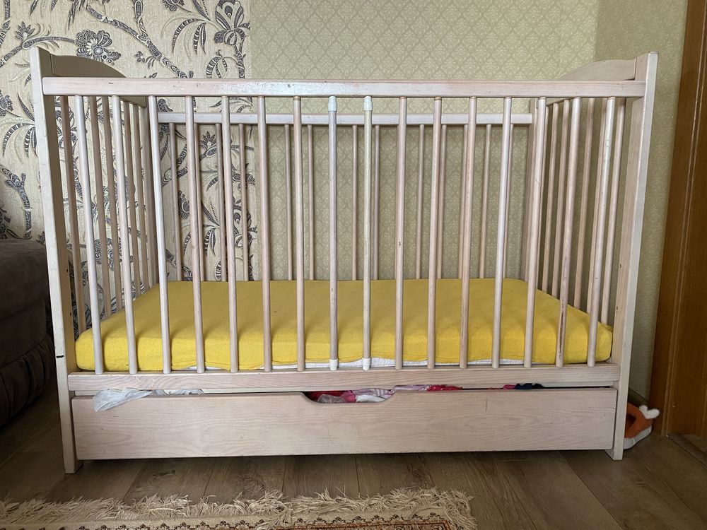 Кроватка детская продам