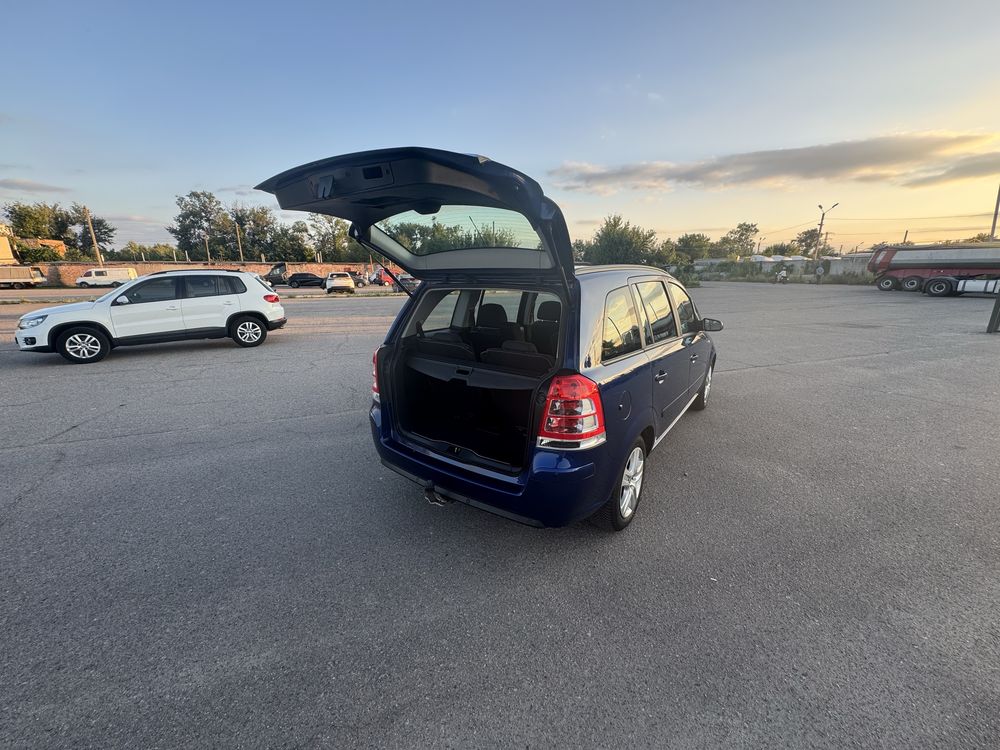 Opel Zafira 1,6 бензин 7 місць