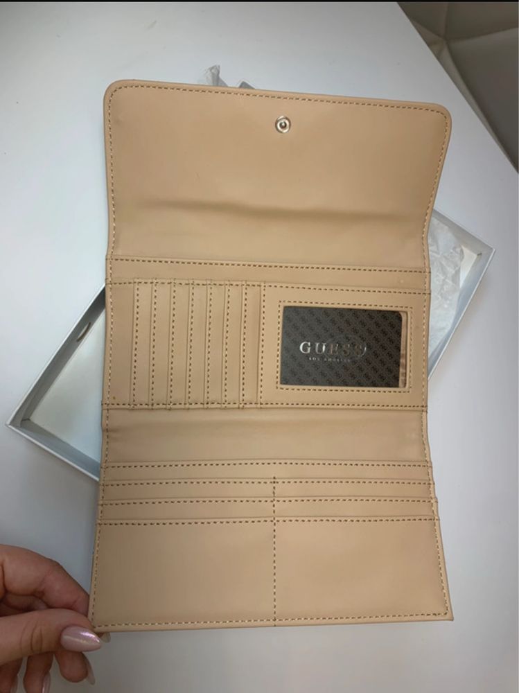 Portfel GUESS nowy