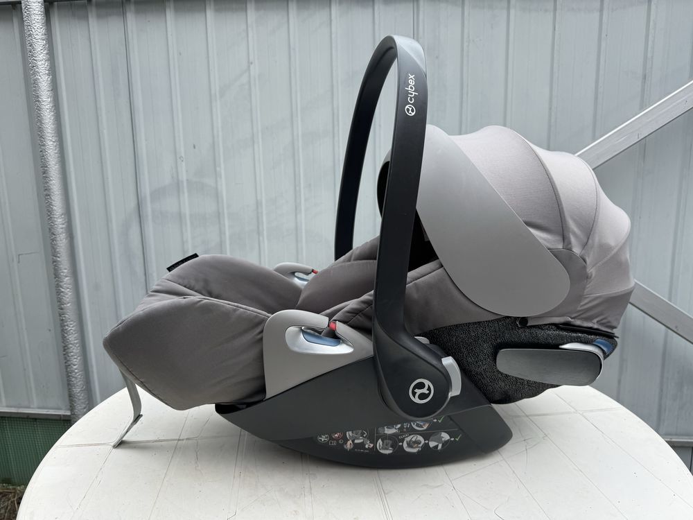 Автокрісло Cybex Cloud Z i-Size Soho Grey ідеальний стан