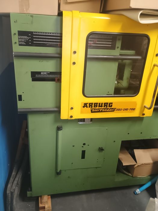 Wtryskarka ARBURG 305