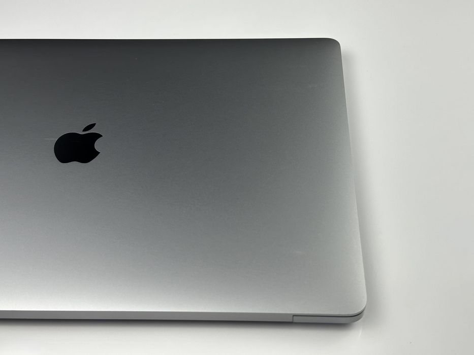 Laptop Apple MacBook Pro 16 A2141 | i9-9880H / 64GB / 1TB / Radeon /US