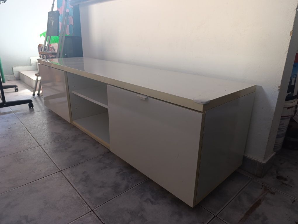 Móvel para TV e box
