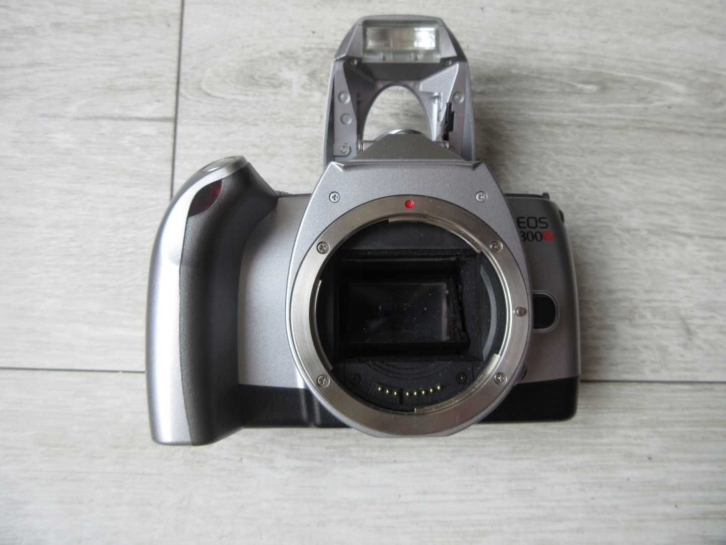 Пленочная зеркальная камера Canon EOS-300v, body