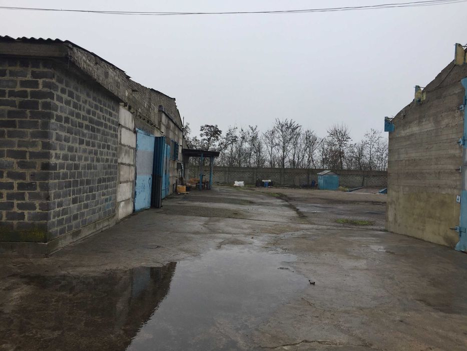 Продам отдельно стоящую базу.