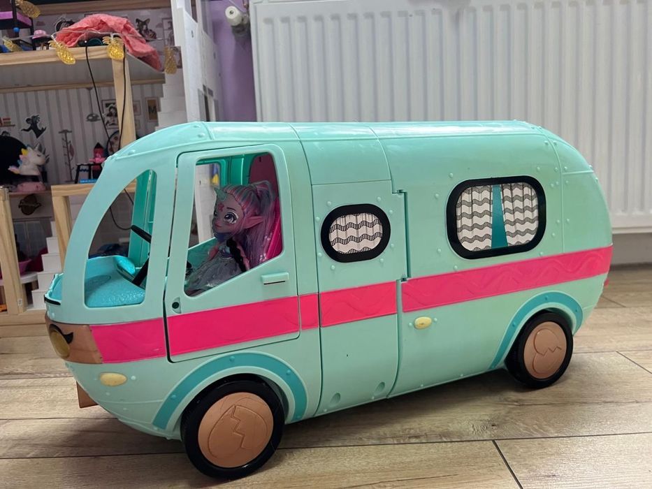 Автобус LOL. ЛОЛ