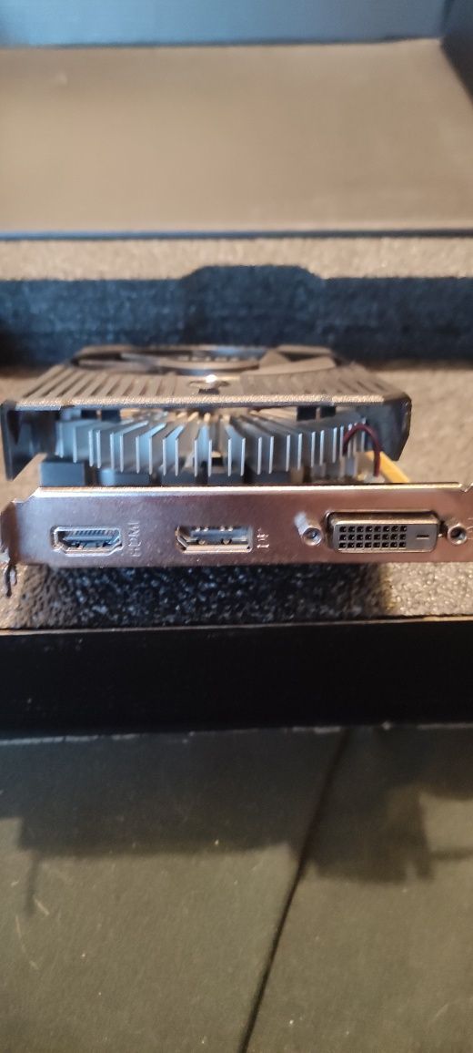 Karta graficzna Zotac Geforce 1050 Ti 4 gb