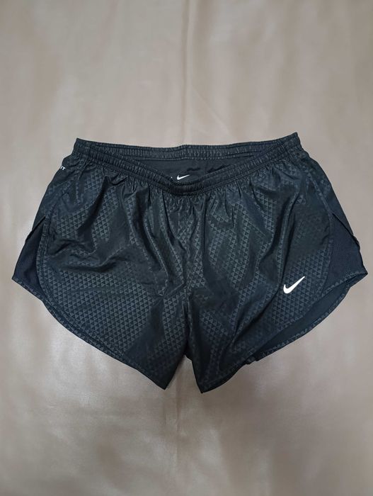 Шорти спортивні, тренувальні жіночі Nike