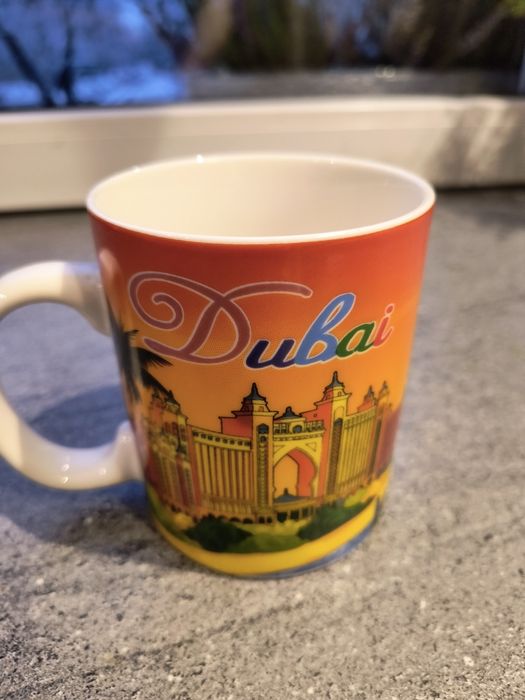 Kubek z Dubaju (kolorowy)