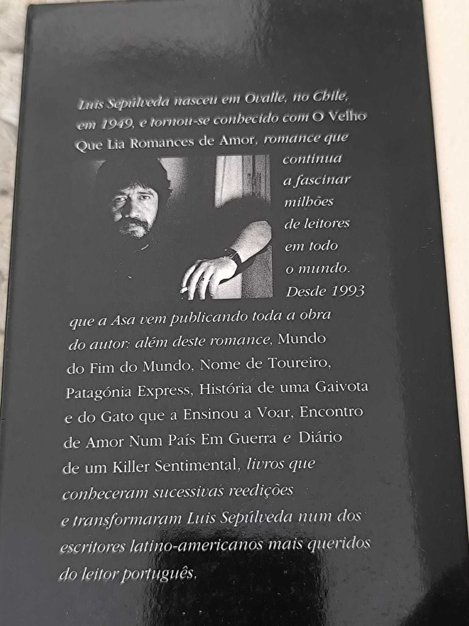 O velho que lia romances de amor
de Luis Sepúlveda