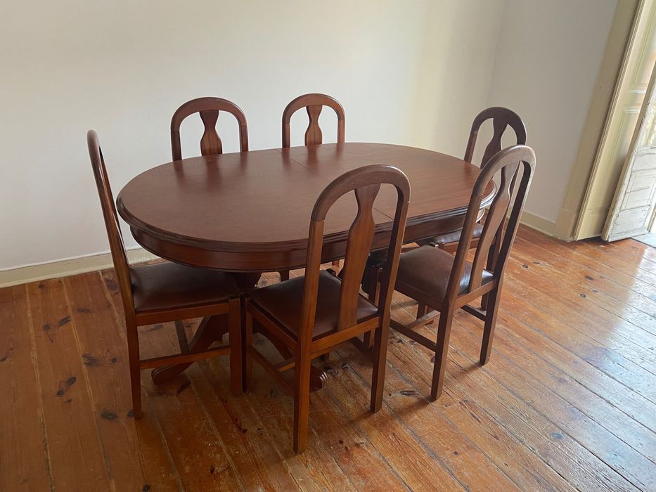 Mesa de Madeira Maciça Extensível + 6 cadeiras