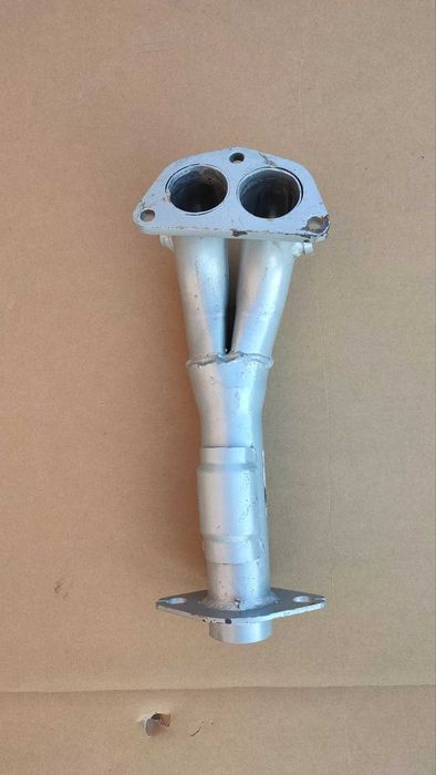 Резонатор центр. Мицубиши Мицубиси Грандис 2,4 Mitsubishi Grandis 2.4.