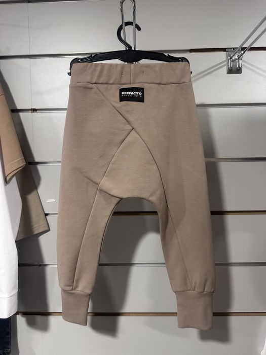 Spodnie dresy dla chłopca despacito brązowe 104