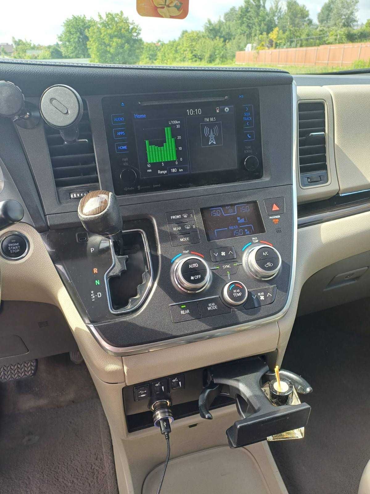 Продам Toyota Sienna