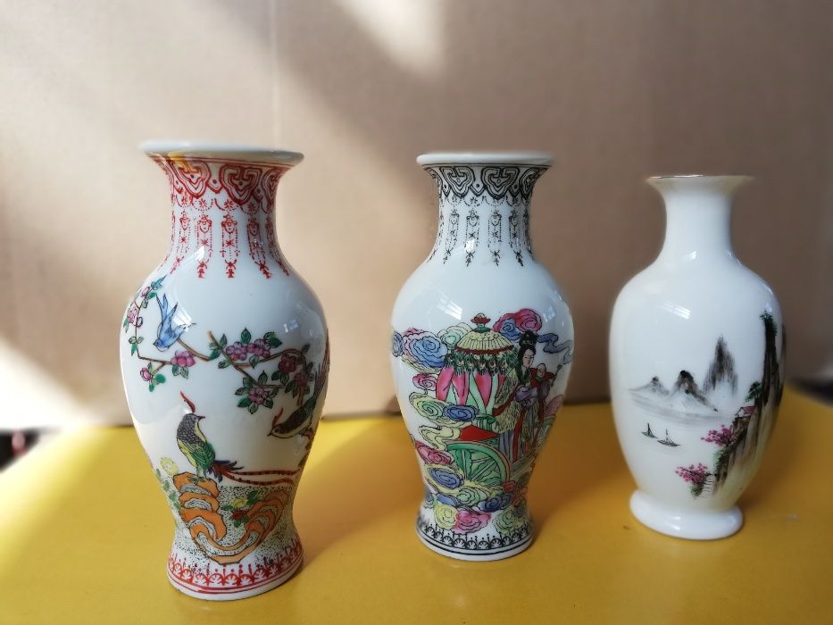 Conjunto de 3 jarrinhas muito antigas em porcelana da China