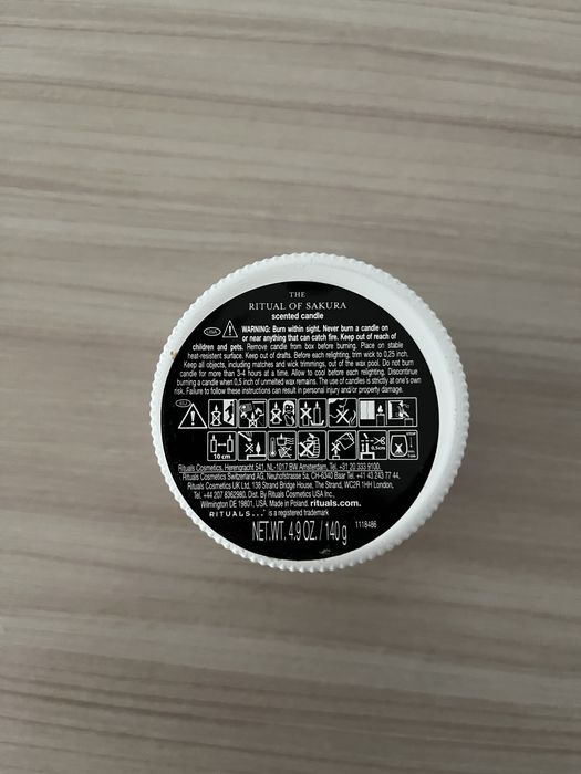 Rituals of Sakura świeca perfumowana zapachowa świeczka 140g