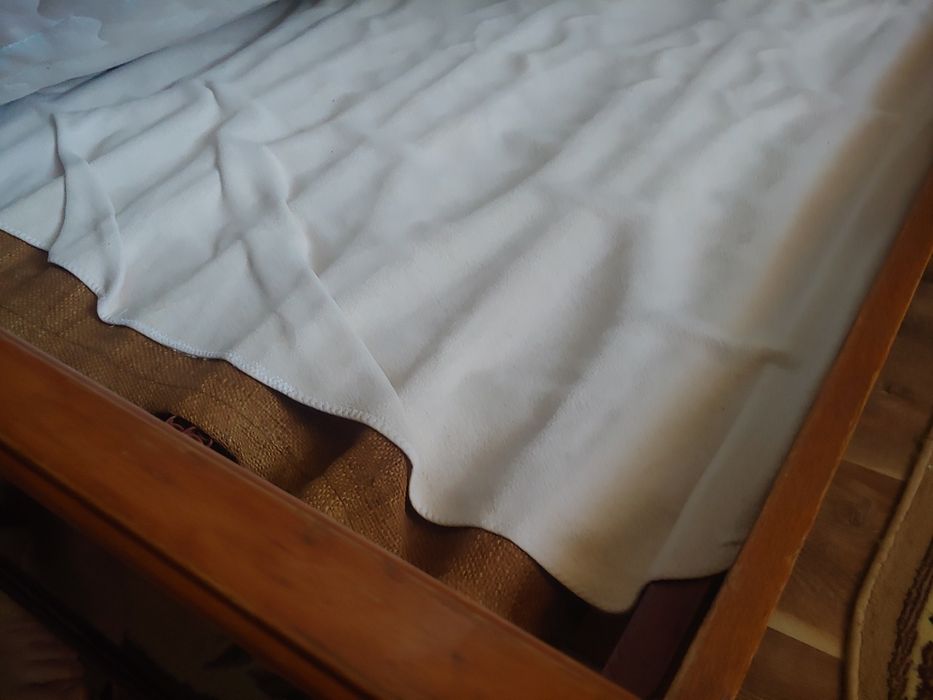 Продам ліжко (спальня)